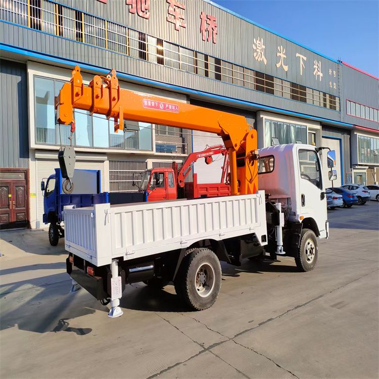 屯留区三轮随车吊定制 农用改装机自备吊中瑞长期出售